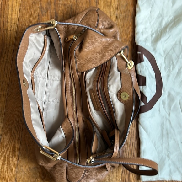 Micheal Kors Leather Hobo Handbag - Picture 3 of 4